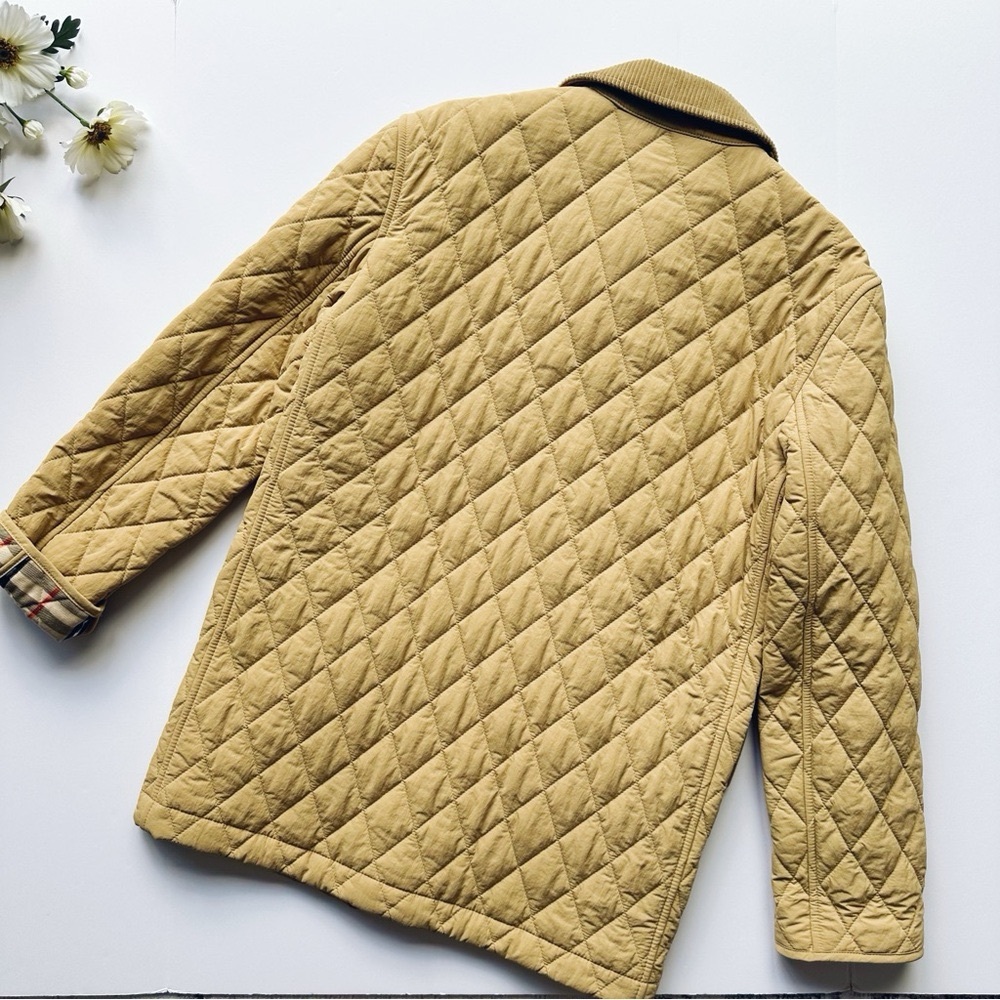 NEW Burberry Women’s Quilted Nylon Barn Jacket in Flax Sand Designer Size XS - Picture 10 of 14